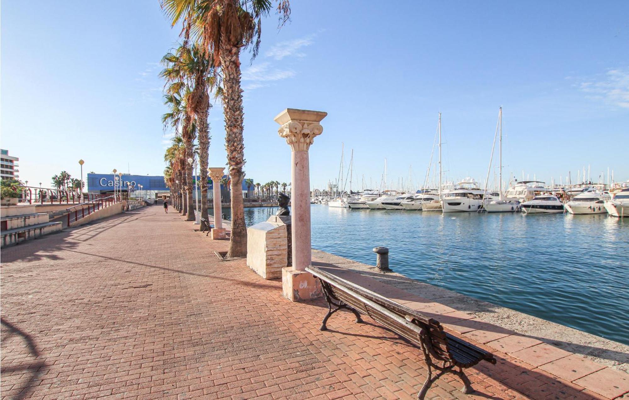 Beach Front Apartment In Los Arenales Del Sol Eksteriør bilde